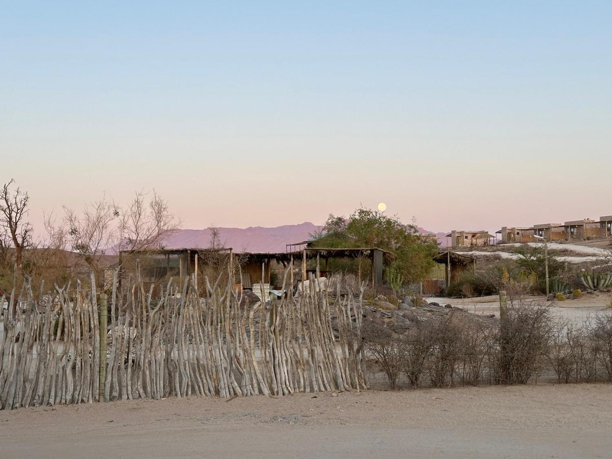 Daureb Isib Campsite And B&B Uis Exterior foto